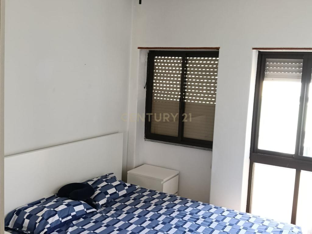 Apartamento na Rua Sebastião da Gama, Barreiro - Image 9