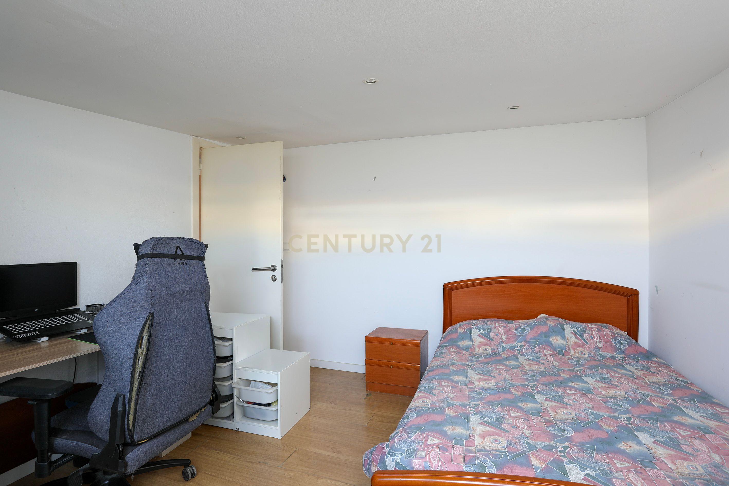 Fotografia 10 de T1+2 com Logradouro Aproveitado | Excelente Oportunidade de Investimento em Marvila