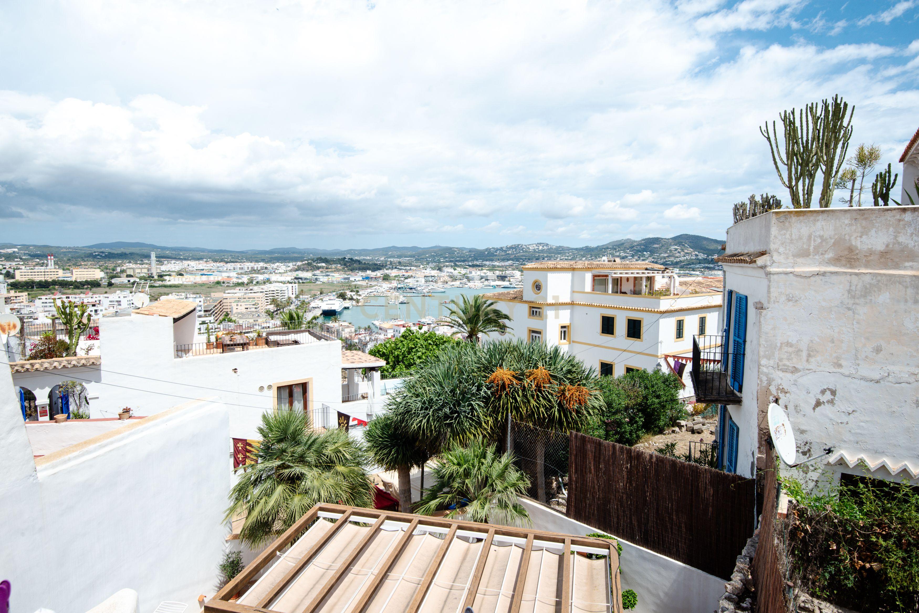 À venda: Casa histórica com grande potencial em Dalt Vila – Ibiza - Image 35