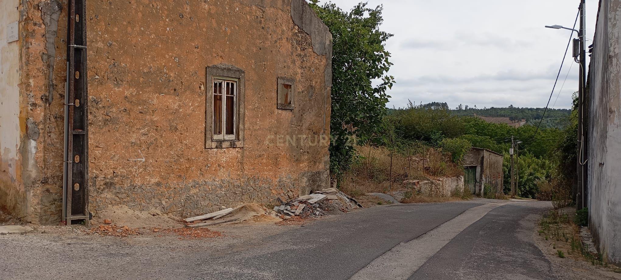 Fotografia 4 de Moradia T7 com Grande Potencial de Reabilitação – Rio Maior
