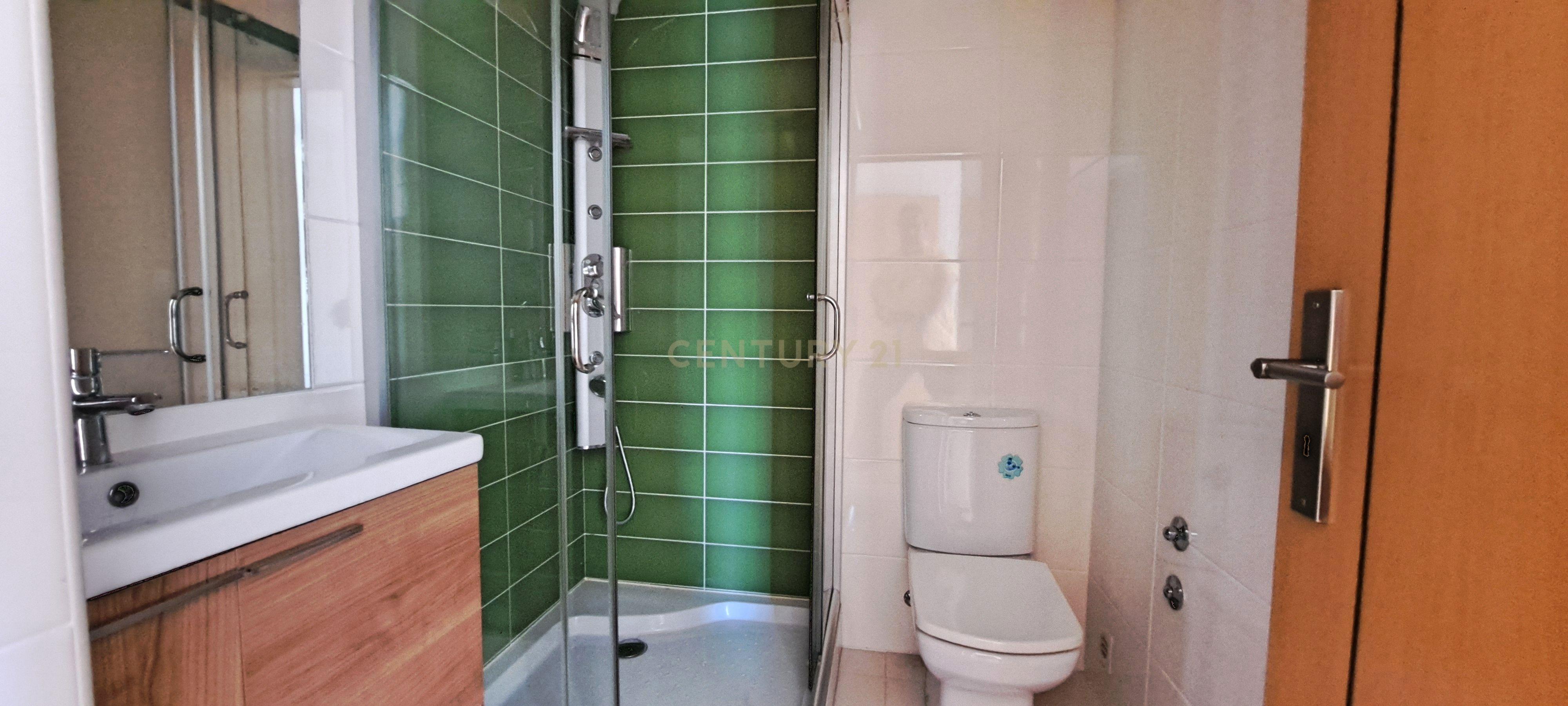Apartamento T2 com arrecadação e lugar de garagem no Montijo. - Image 14