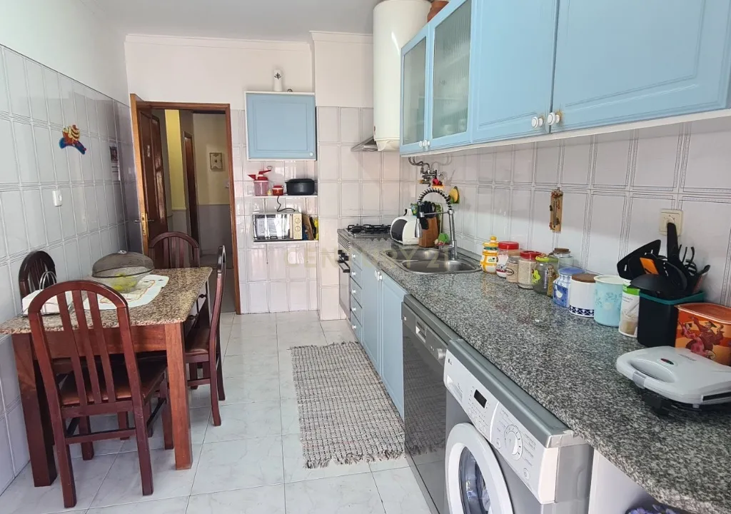 T3 Espaçoso em Excelente Localização- Quinta do Conde - Image 18
