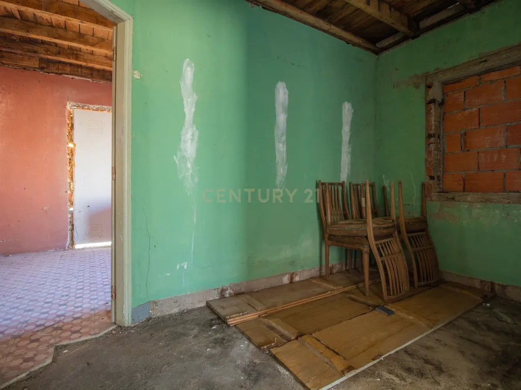 Moradia para renovar com 605 m2 de terreno em Santana, Figueira da Foz. - Image 38