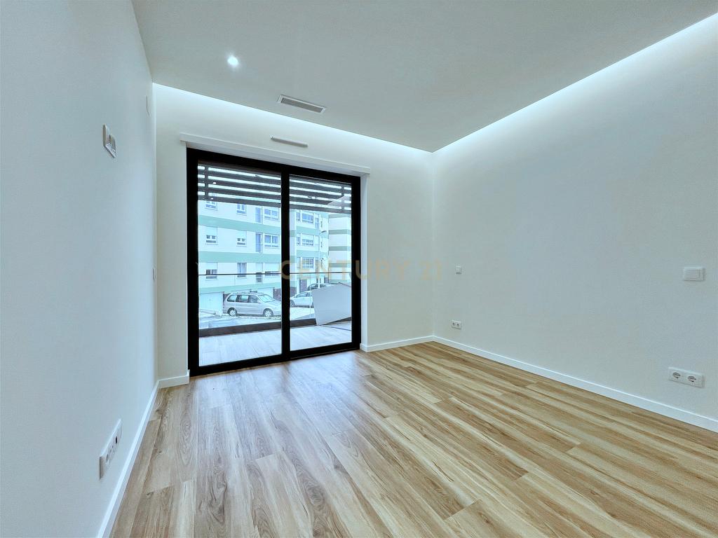 Moradia T4 com Piscina na Parede (Cascais, Lisboa) - Image 20