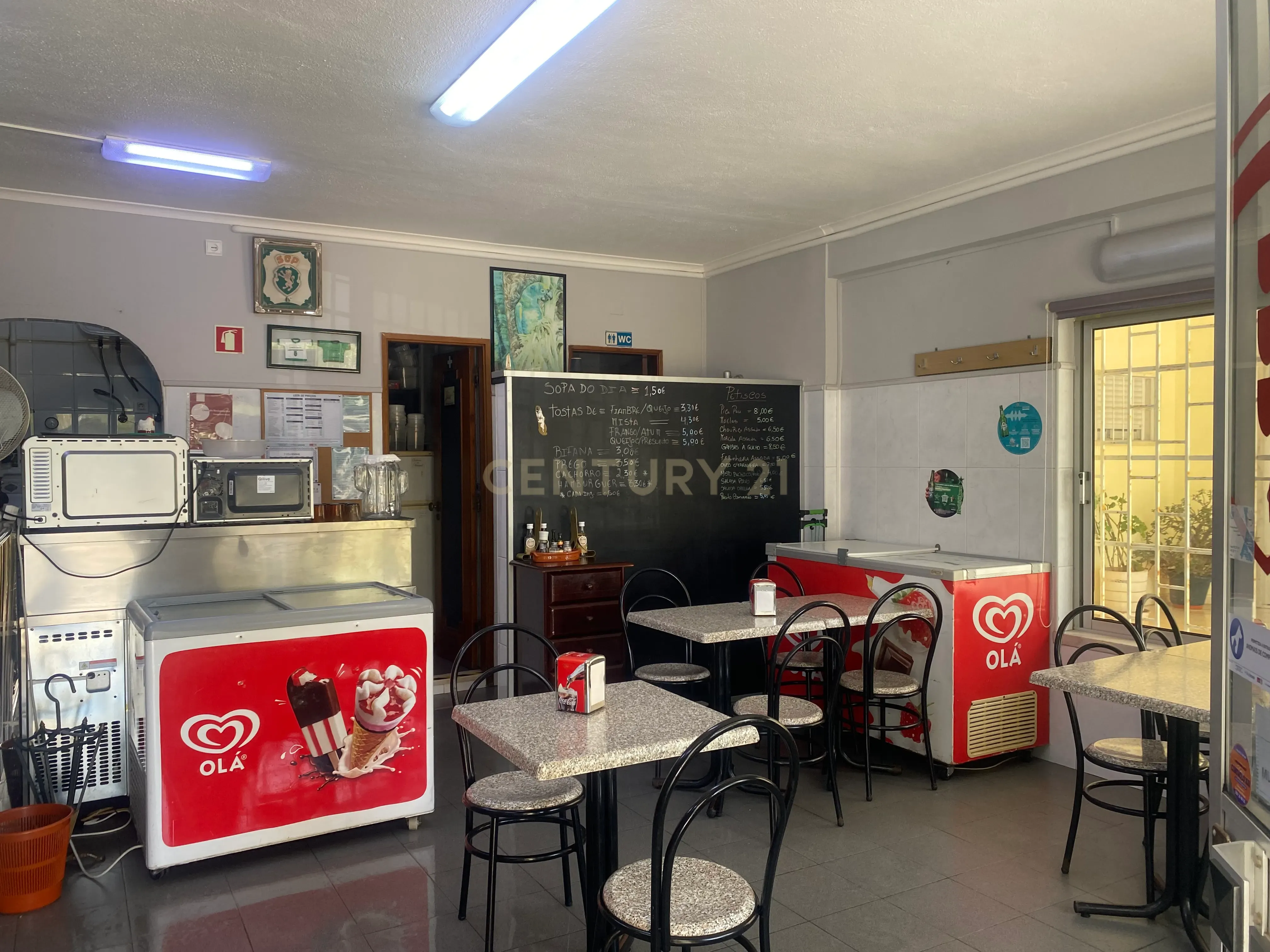 Fotografia 6 de Café/Restaurante em Santo António da Caparica, a poucos metros da Praia!