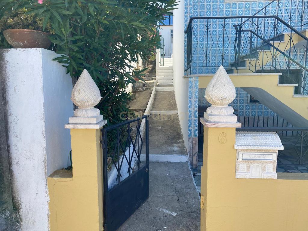 Moradia V3 com garagem e armazém Torres Vedras - Image 11