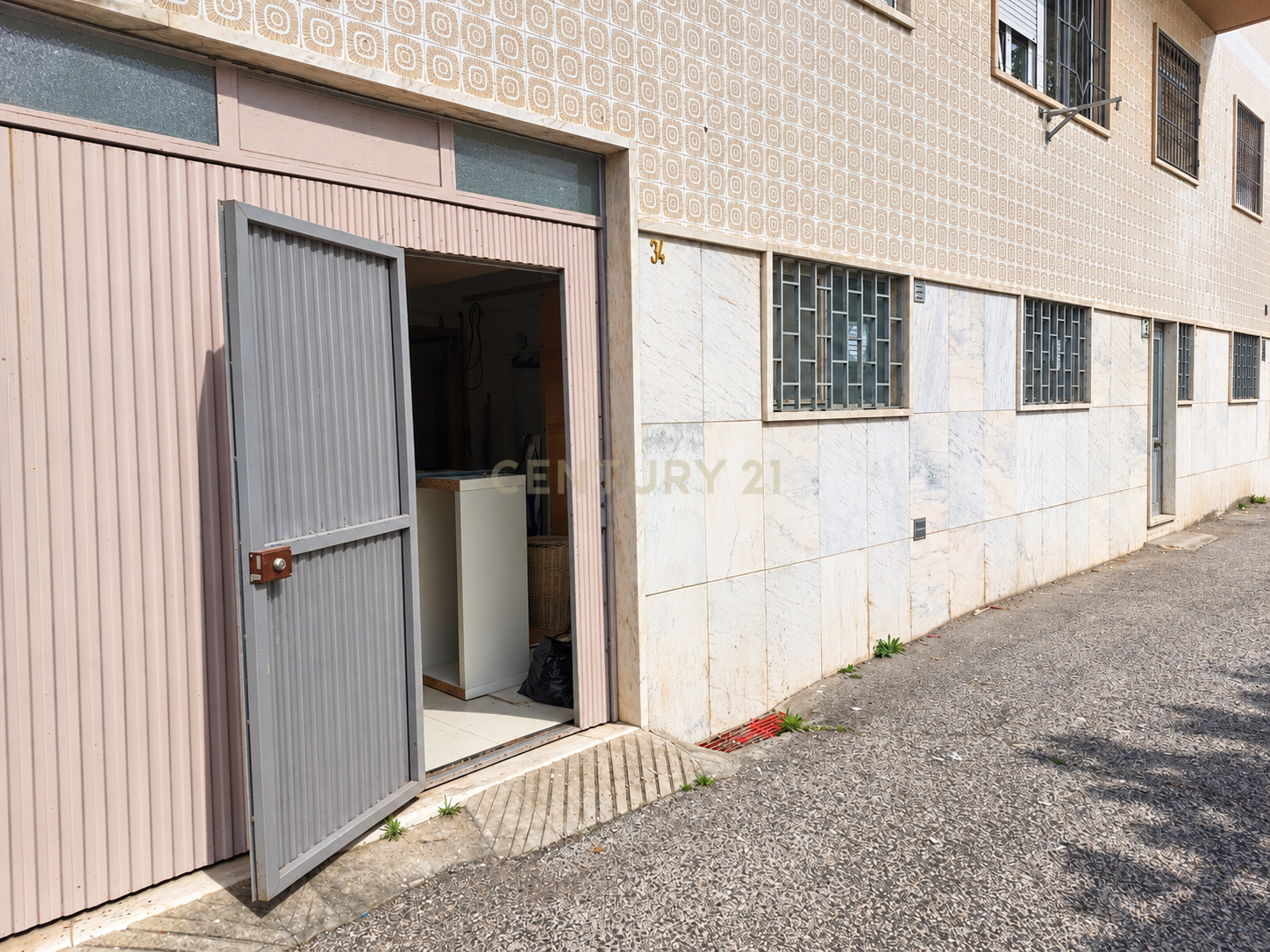 Armazém de 93m2 na Povoa de Stº Adrião