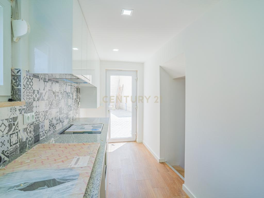 Moradia T2+1 com Terraço – Tornada, a 5 min de Caldas da Rainha - Image 2