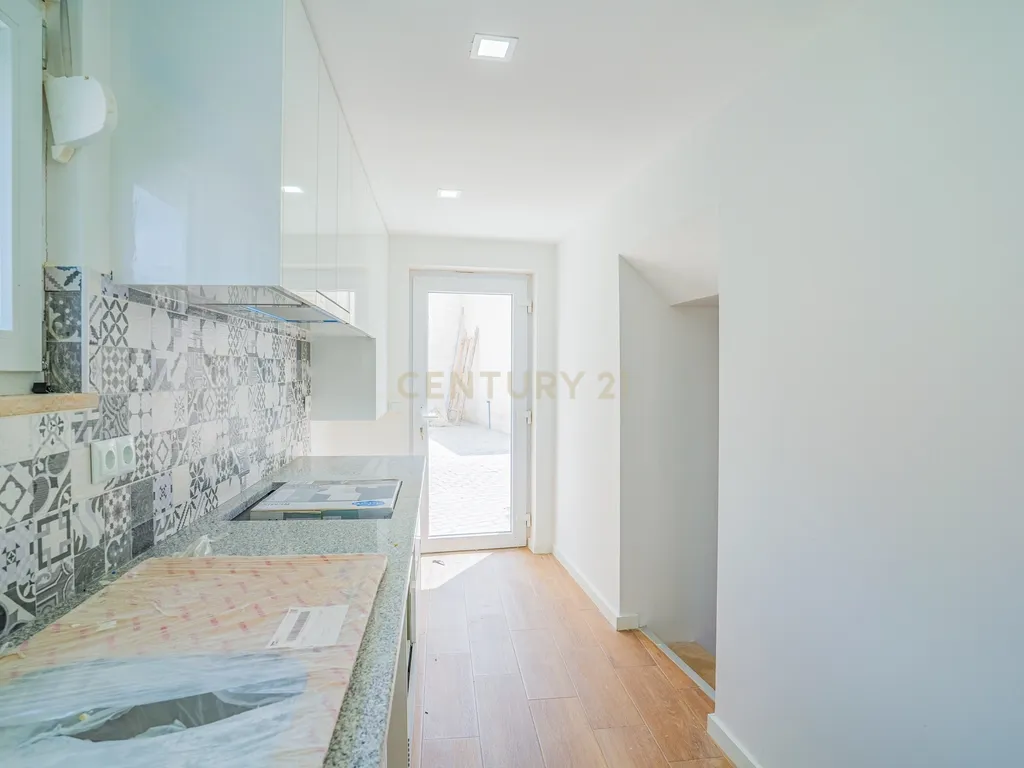 Moradia T2+1 com Terraço – Tornada, a 5 min de Caldas da Rainha - Image 2