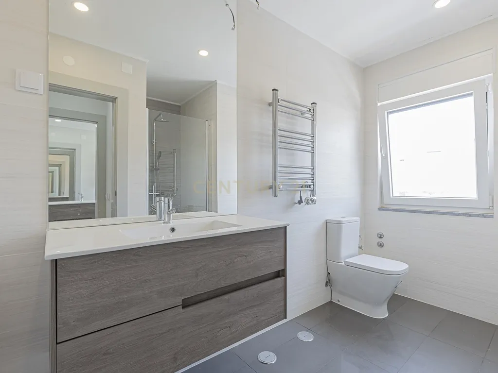 Moradia com piscina, lote com 2086m2 na Verdizela - Image 22