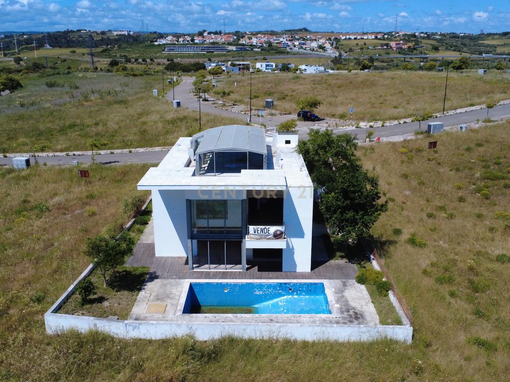 Moradia de Arquitetura Contemporânea na Aldeia dos Capuchos, Vista Mar, Rio e Cidade, com Garagem, Elevador, Piscina e Cobertura com Vista Panorâmica 360º. - Image 21