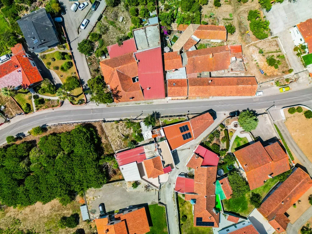 Moradia T3 em Leiria com terraço e churrasqueira - Image 30