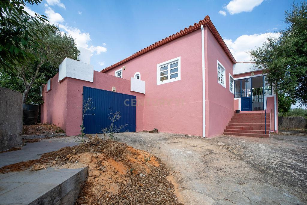 Moradia T3  Remodelada em Vila de Rei – Viva com Qualidade no Coração de Portugal! - Image 30