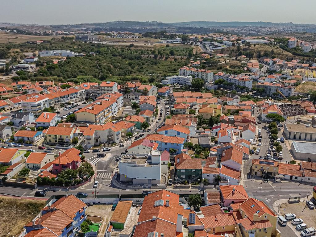 Apartamento T2 parcialmente renovado — Porto Salvo - Image 45