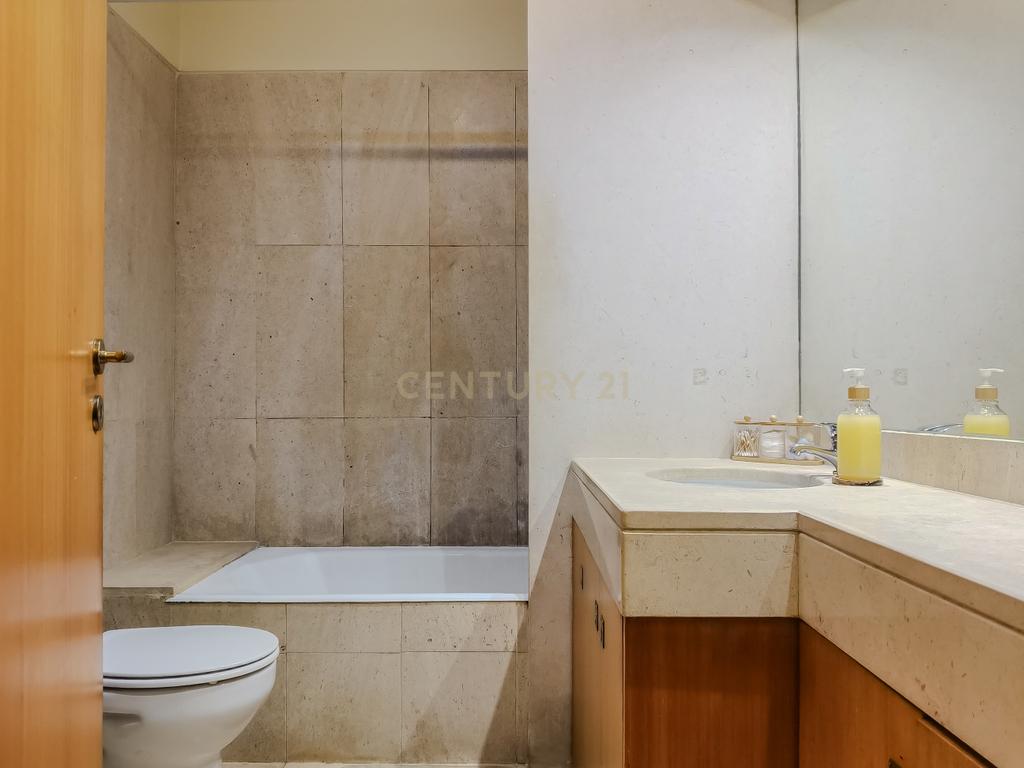 Apartamento T2 em Gondomar com Elevador e lugar de Garagem - 90m² - Image 20