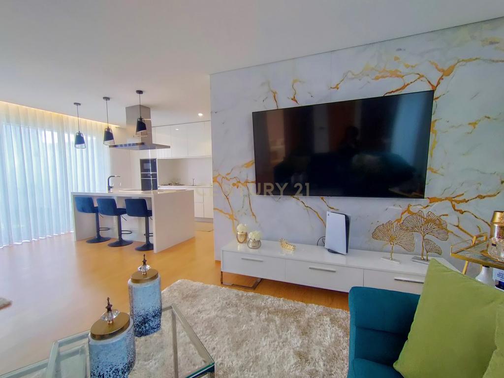 Moradia T4 Moderna com Piscina e Jardim – Touguinha - Image 51