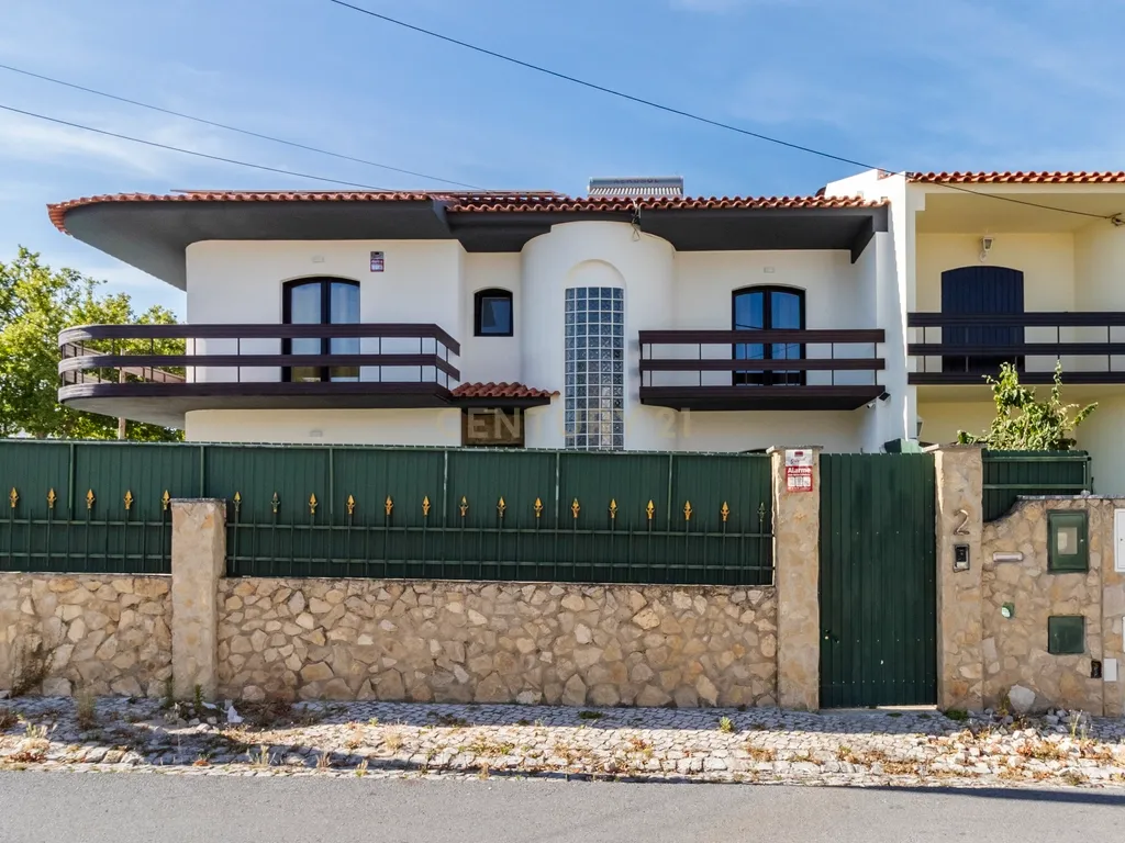 Moradia T4 como nova com piscina na Marisol em Lote de 500m² - Image 105
