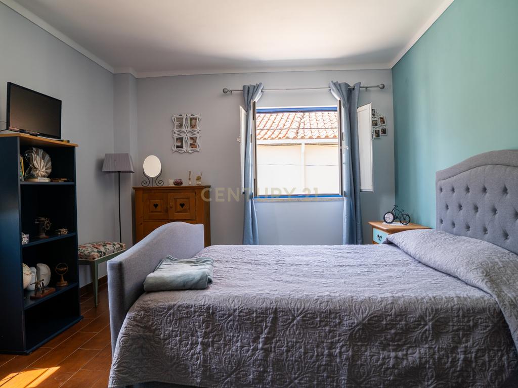 🏡 Moradia T4 Impecável em Olho Marinho – a poucos minutos de Peniche! - Image 23