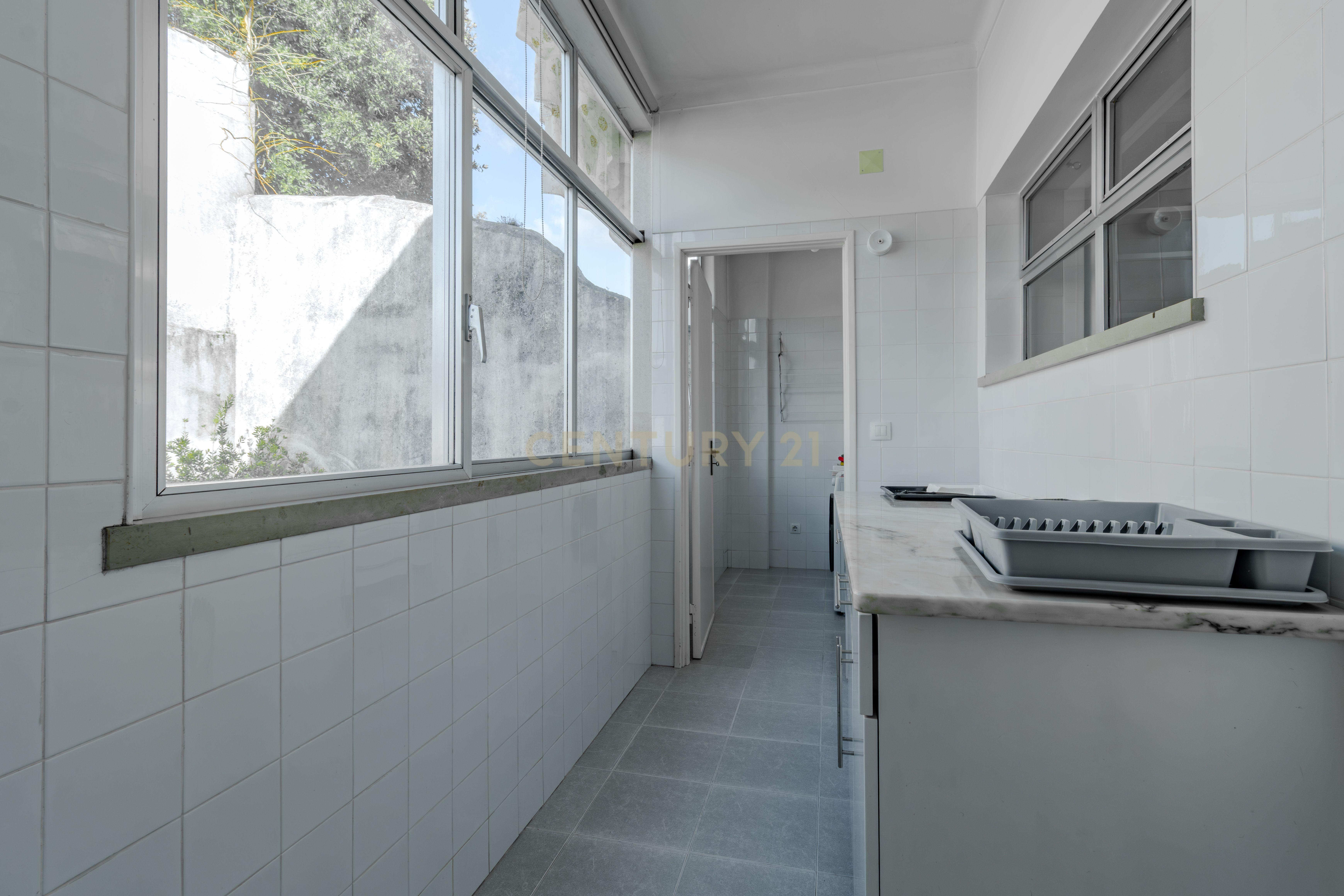 Fotografia 6 de Apartamento T2+1 com garagem centro de Alcobaça