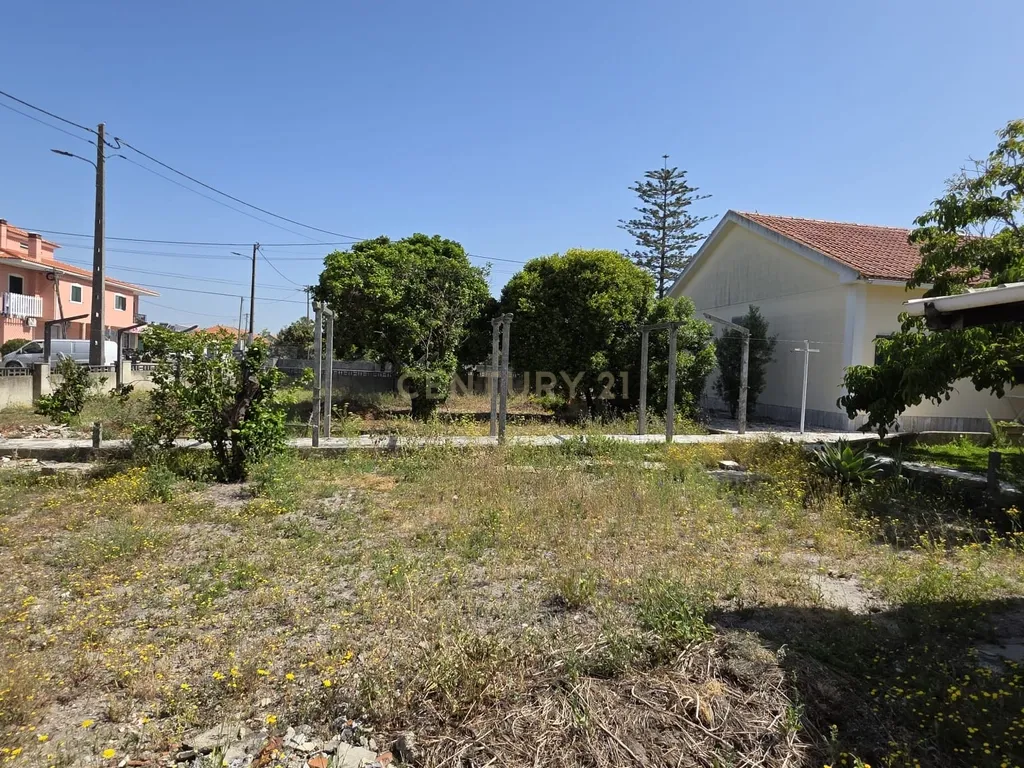 Espetacular Moradia T4 em Fernão Ferro com Jardim e possibilidade de nova construção no lote de 1.041 m2 - Image 23