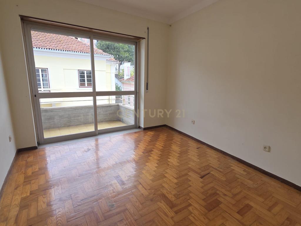 Arrendamento | T2 + Sótão | Montes Claros – Coimbra - Image 17