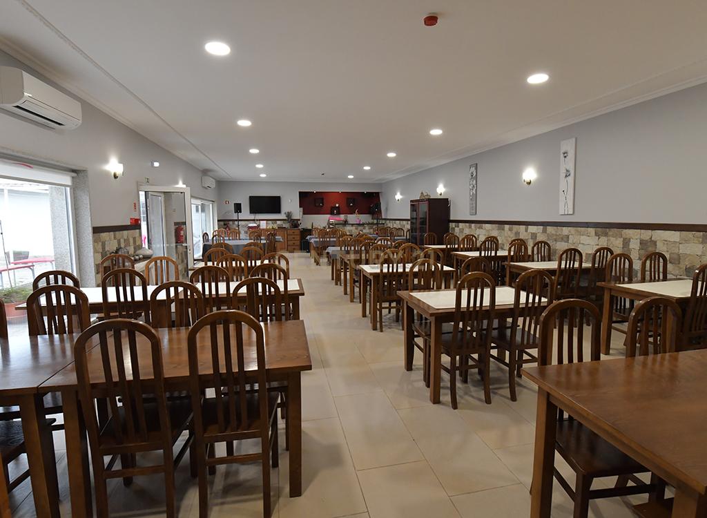 Restaurante novo totalmente equipado e pronto a funcionar. - Image 1