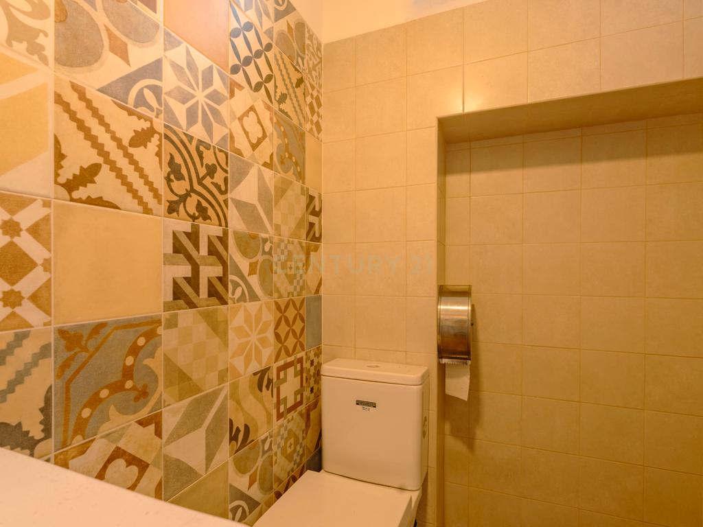 OPORTUNIDADE! ESPAÇO DE RESTAURAÇÃO MUITO BEM DECORADO E TOTALMENTE EQUIPADO EM LOCALIZAÇÃO CENTRAL DE LISBOA, GRANDE POTENCIAL PARA O SEU NEGÓCIO! - Image 32