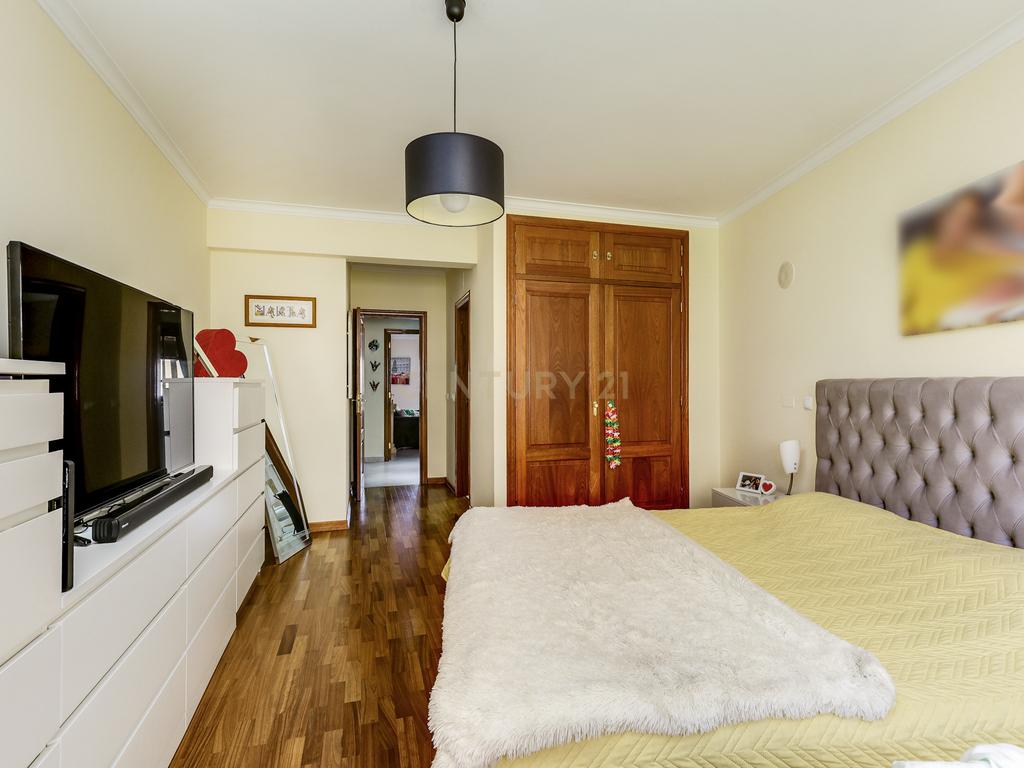 Apartamento T3 com 129m2 e Garagem, na Quinta Da Piedade   - Image 1