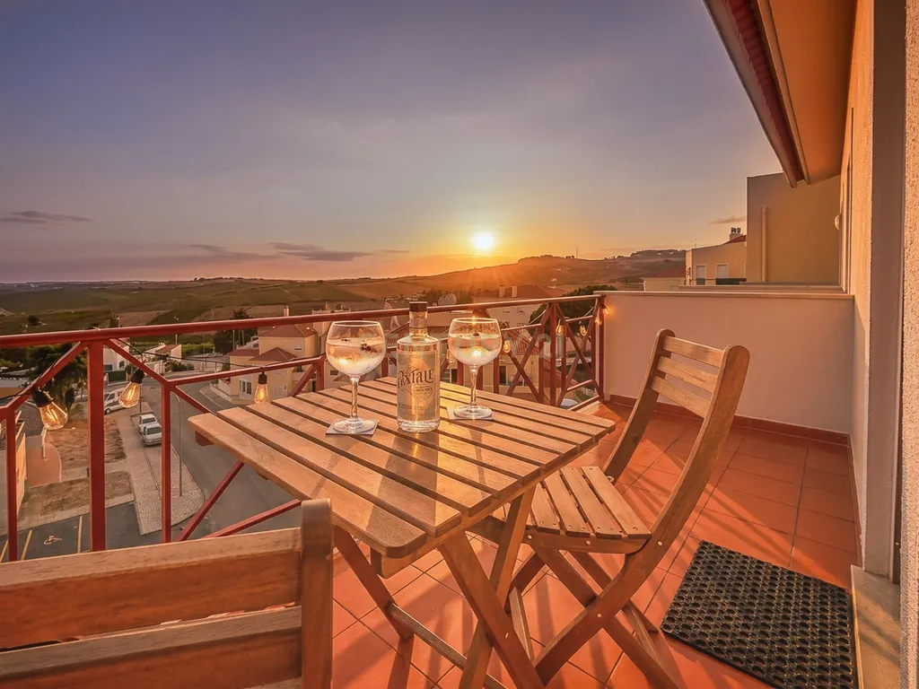 Apartamento T2 Dúplex com Vista Panorâmica e Garagem com Carregamento Elétrico | a 15 minutos de Mafra e Ericeira - Para arrendamento! - Image 30