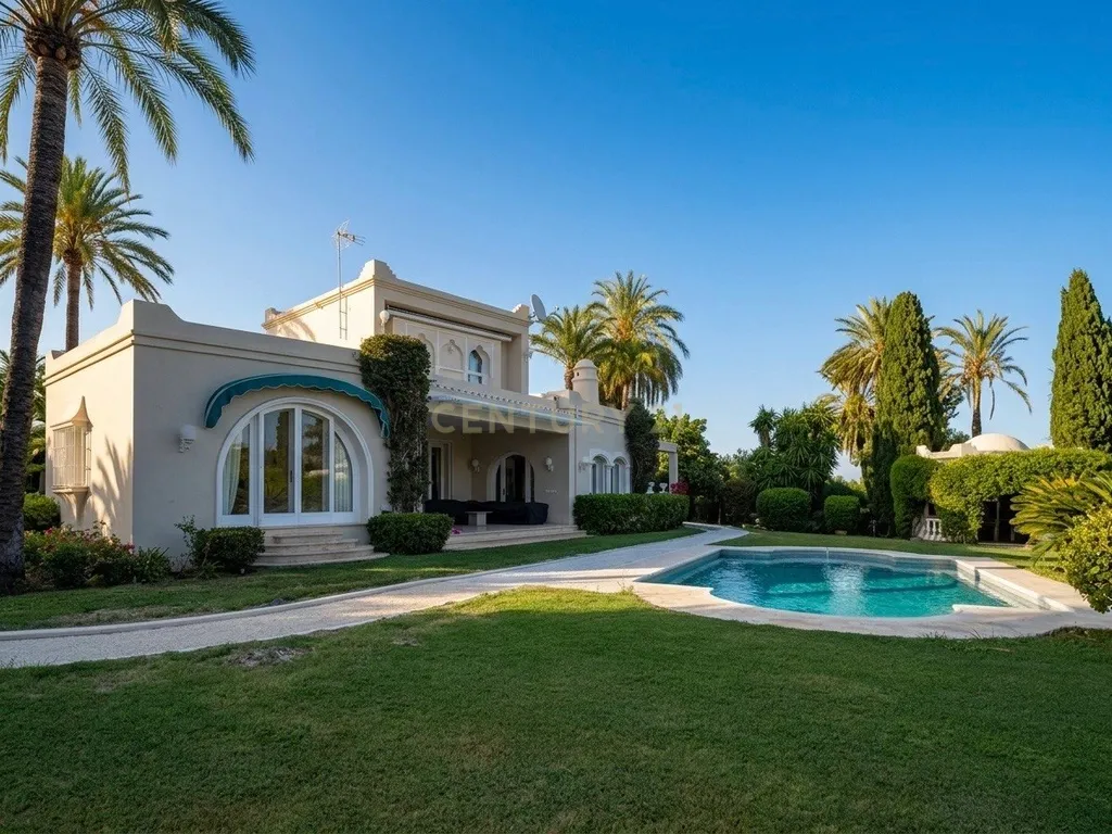 Elegância Andaluza Intemporal no Coração de El Paraíso, Estepona - Image 40