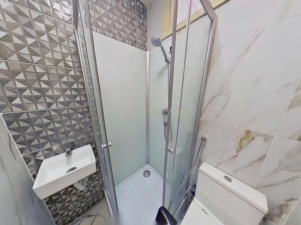 T3 duplex para venda. Porto, Av. Fernão de Magalhães - Image 10