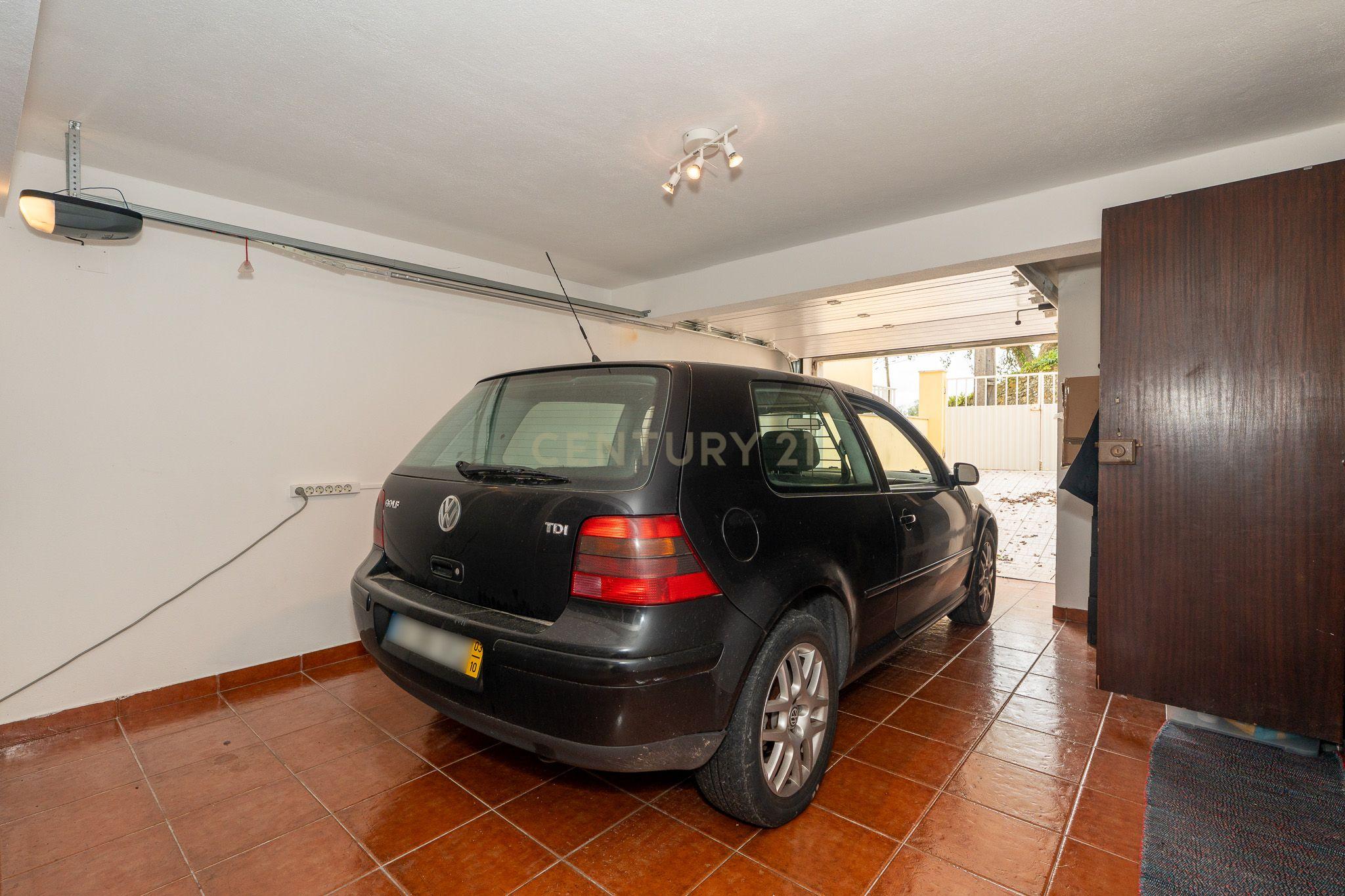 **ESPECTACULAR MORADIA T3 NO CENTRO DE MAFRA** - Image 61