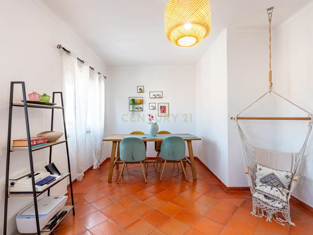 Apartamento T3 com Vista Panorâmica no Montijo - Image 4