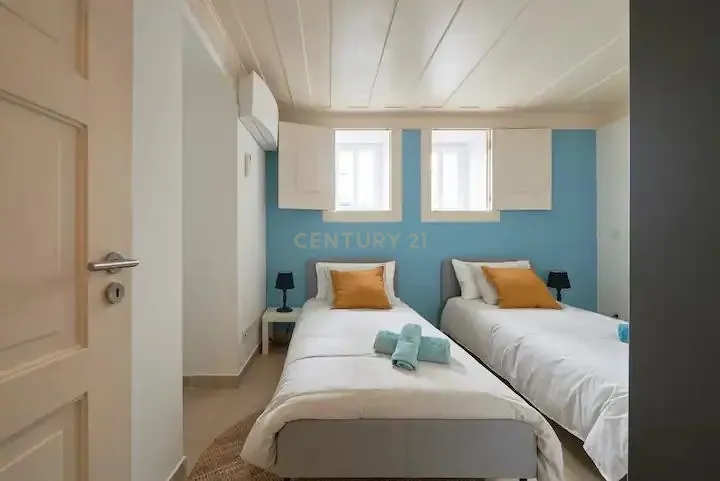 Apartamento T2 renovado e mobilado com pátio exterior privado. Em venda! - Image 8