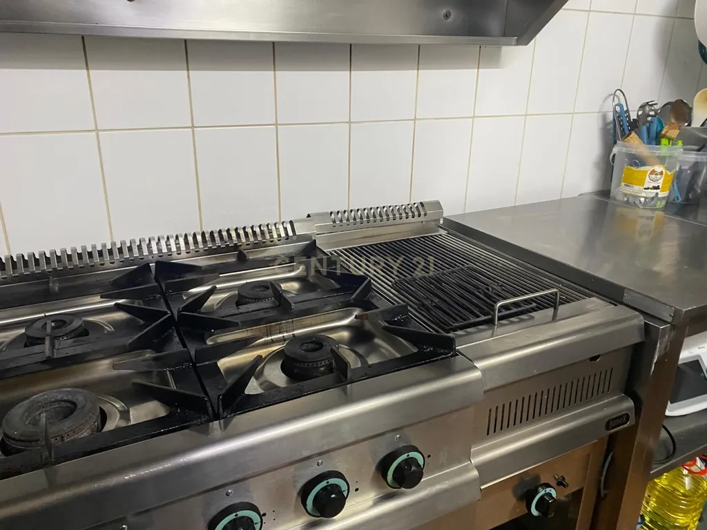 Restaurante em São Domingos de Benfica com faturação ativa e clientela fidelizada - Image 9