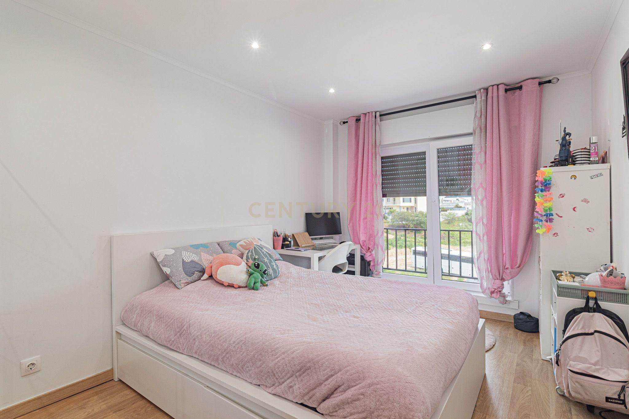 Apartamento T3  - Conforto, espaço e localização Ideal em Vale Figueira - Image 21