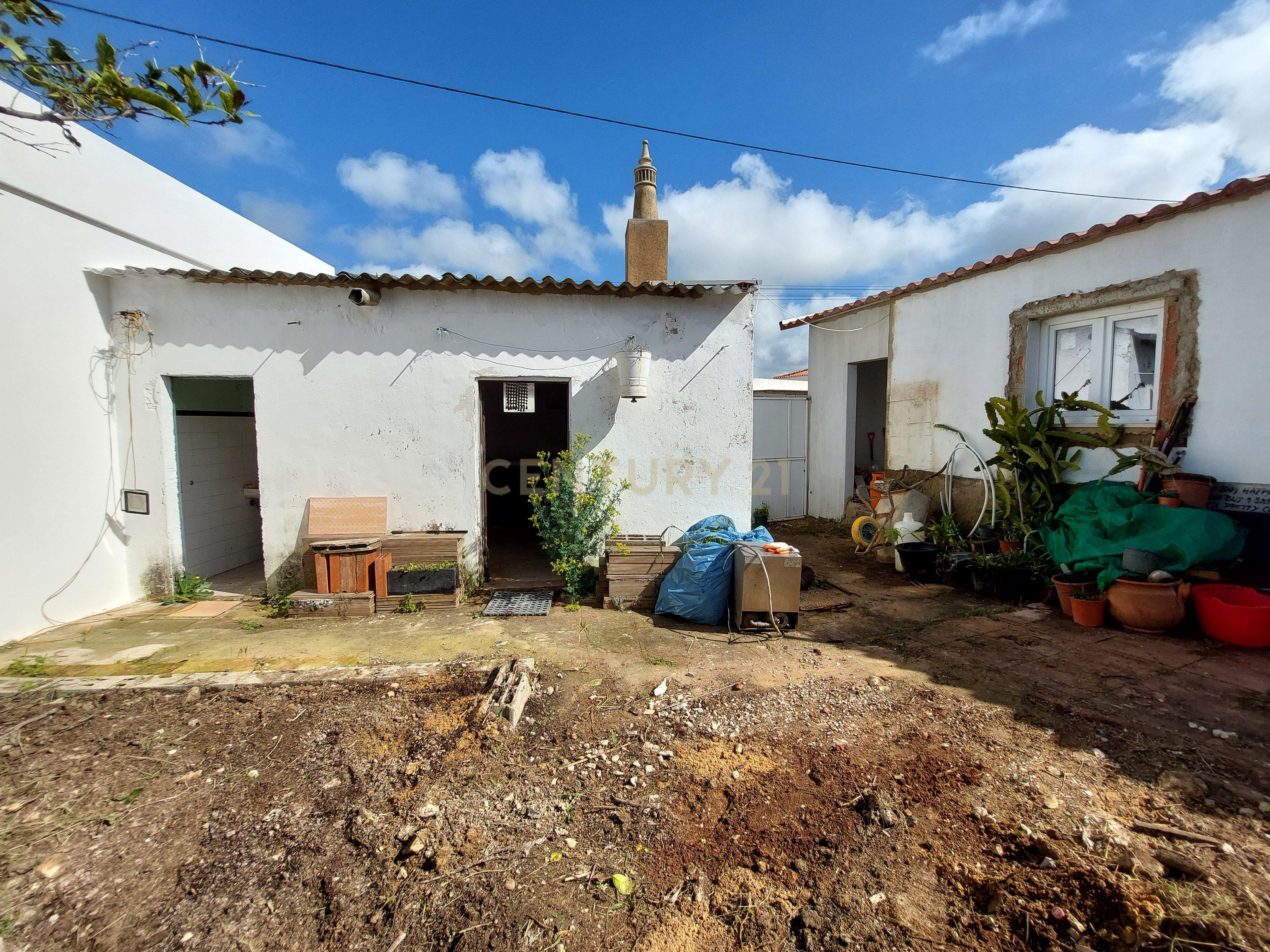 📍 LOULÉ | Moradia Térrea típica Algarvia para Recuperar - Image 29