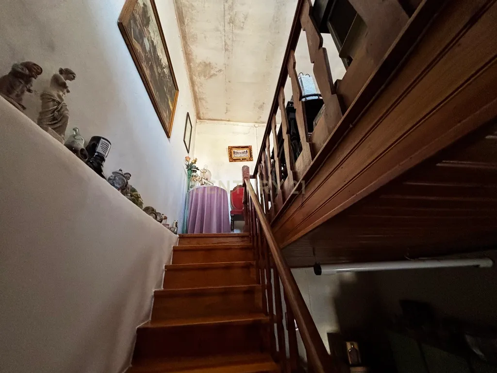 Moradia com T1+T2 Arrendados: Oportunidade no Gradil - Image 16