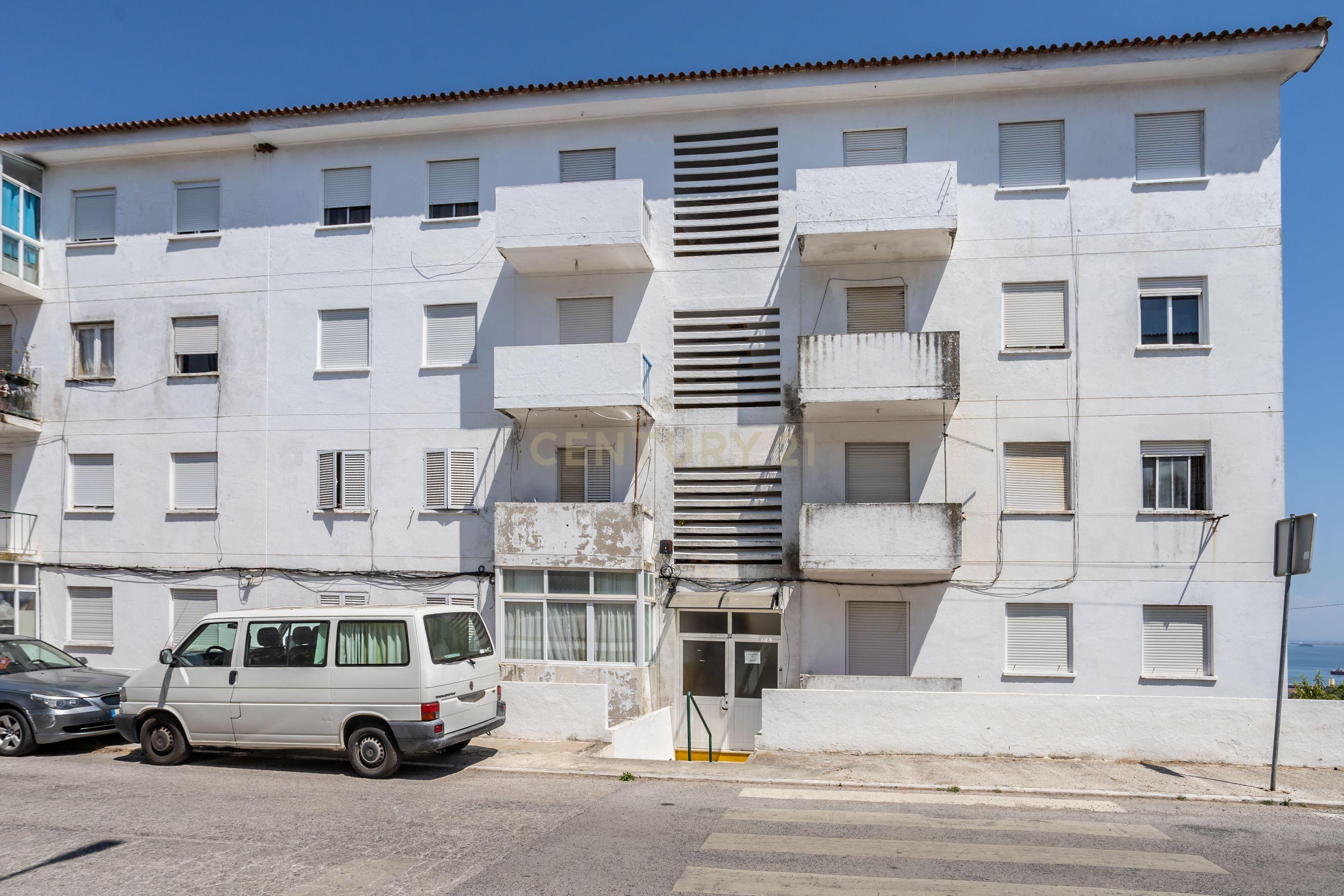Apartamento T3 com Vista Deslumbrante sobre a Baía de Setúbal – Bairro dos Pescadores, Reboreda, Portugal