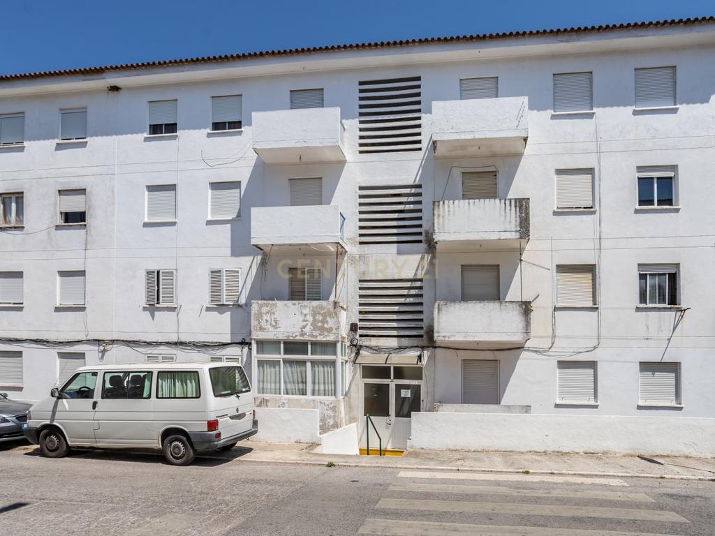 Apartamento T3 com Vista Deslumbrante sobre a Baía de Setúbal – Bairro dos Pescadores, Reboreda - Image 3