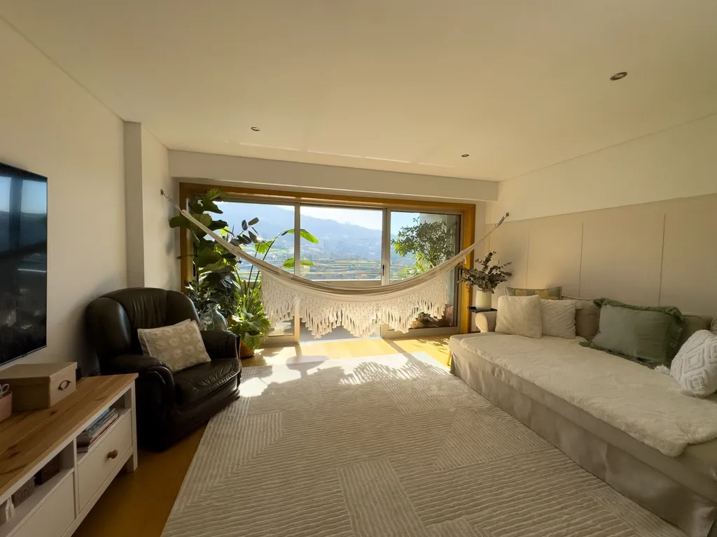 Apartamento T3, 5º andar na Costa, Guimarães, Rua Antero Henriques da Silva - Image 2