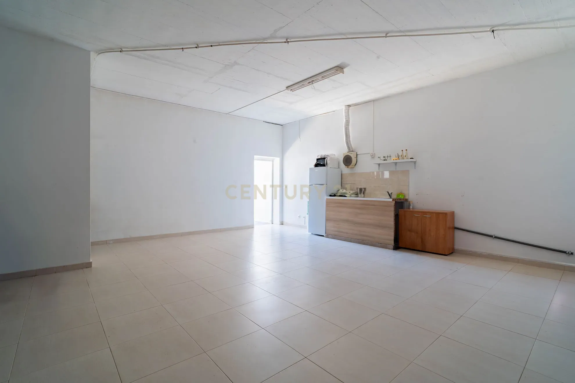 Fotografia 9 de Espaço Comercial/Serviços - Casal da Areia