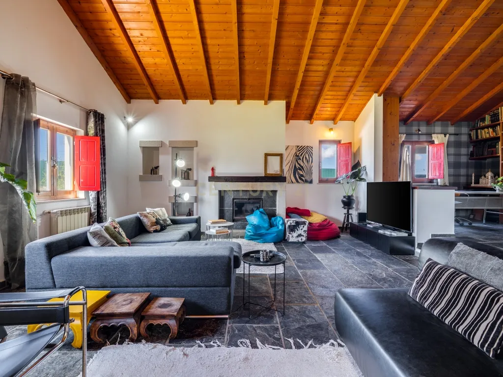 Moradia na Costa Alentejana de 4 Quartos e Arquitetura Tradicional com Piscina e Jardim – Odemira - Image 8