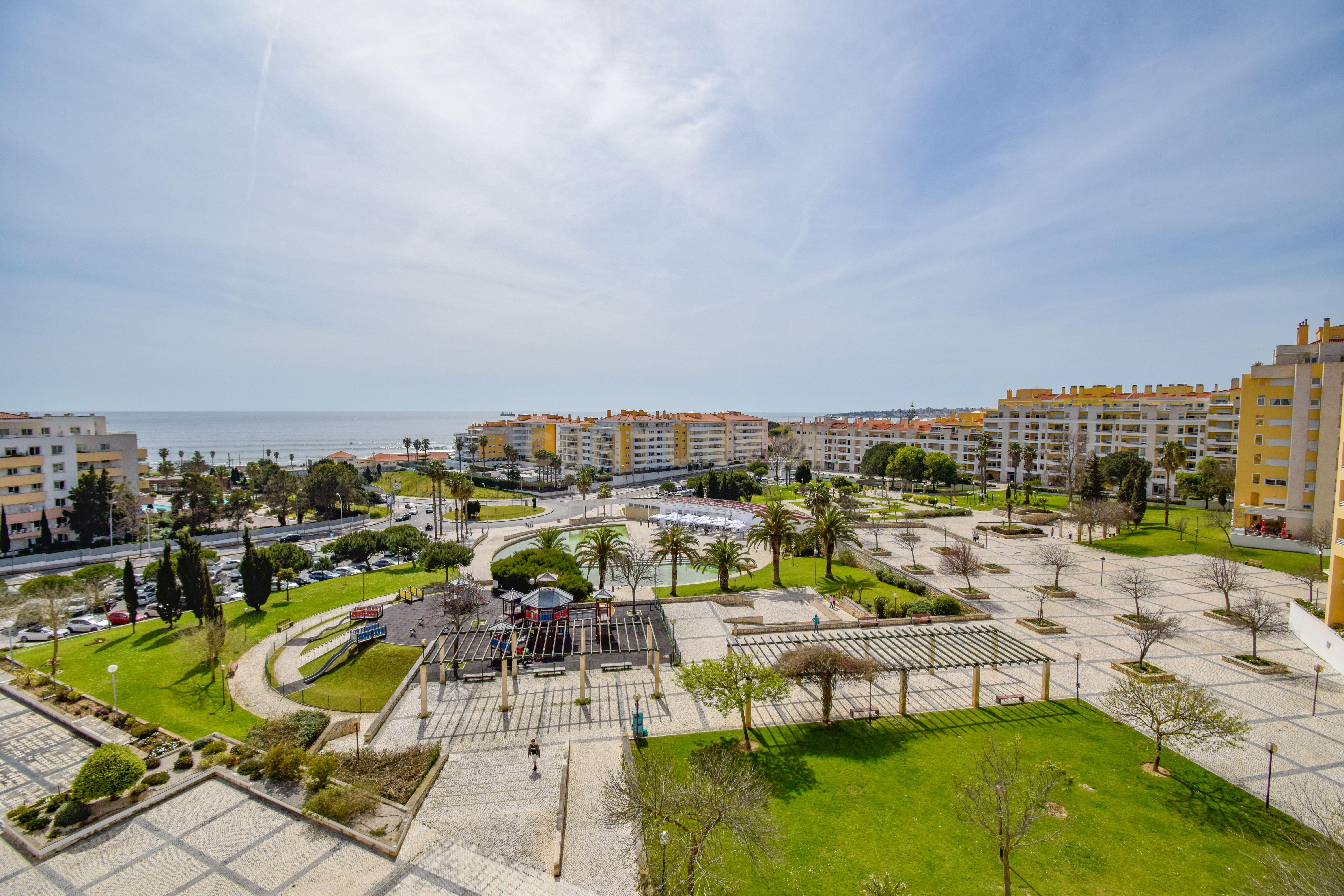 T3 com duas suites na Urbanização Jardins da Parede - Image 7