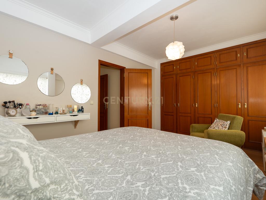 ** ESPECTACULAR APARTAMENTO NO CENTRO DE MAFRA, COM PARQUEAMENTO ** - Image 25