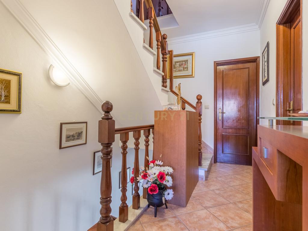 Moradia Geminada T3 com Jardim e Terraço na Quinta do Conde - Image 23