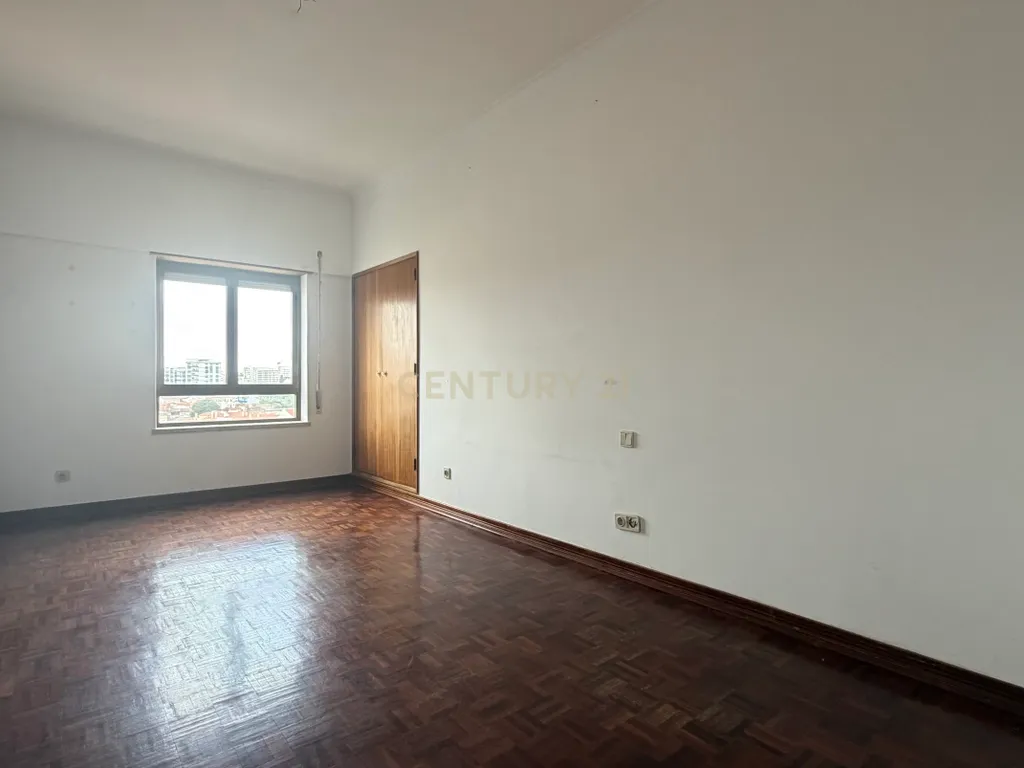 Apartamento T3 com Varandas e Vista Panorâmica no Bonfim, em Setúbal - Image 15