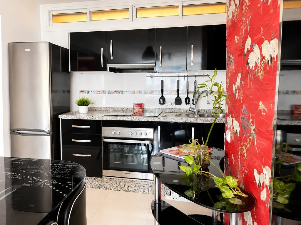 Apartamento de 1 Quarto Perto da Praia - Image 2
