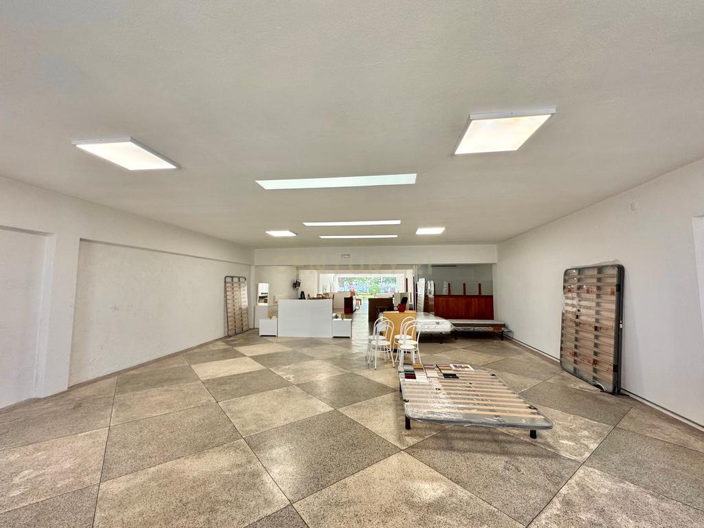 Loja com 250m2 no coração da cidade de Santo Tirso  - Image 7