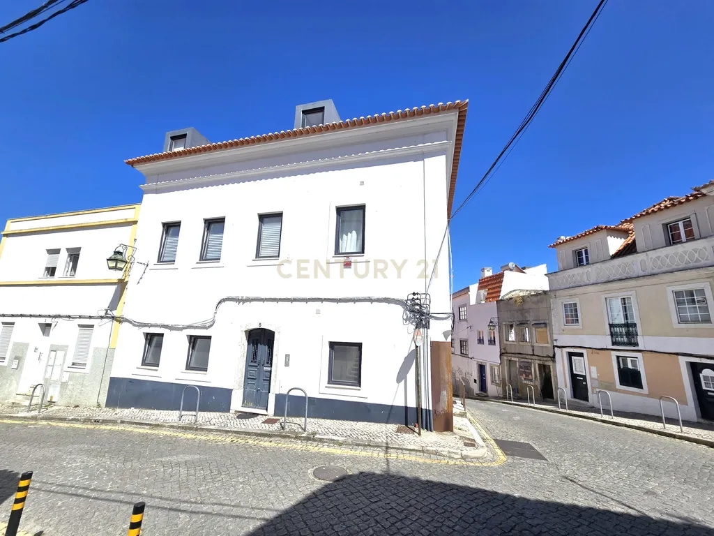 Apartamento T2 duplex mobilado para arrendamento em Almada - Image 10